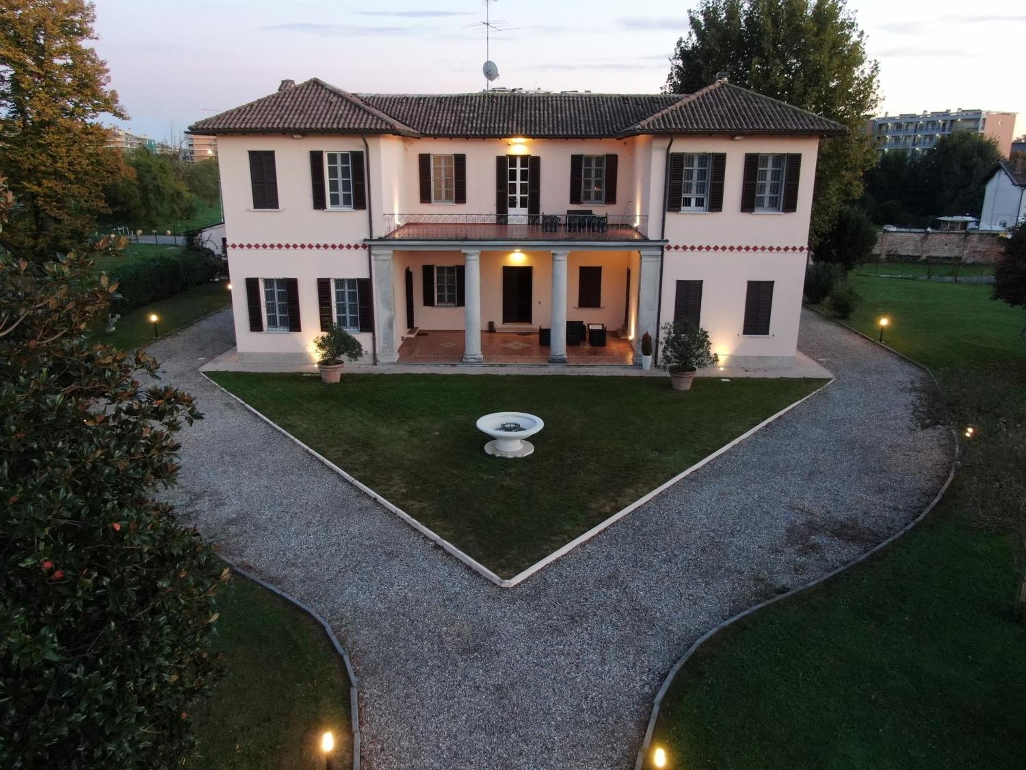 רוצאנו Suites Mansion מראה חיצוני תמונה