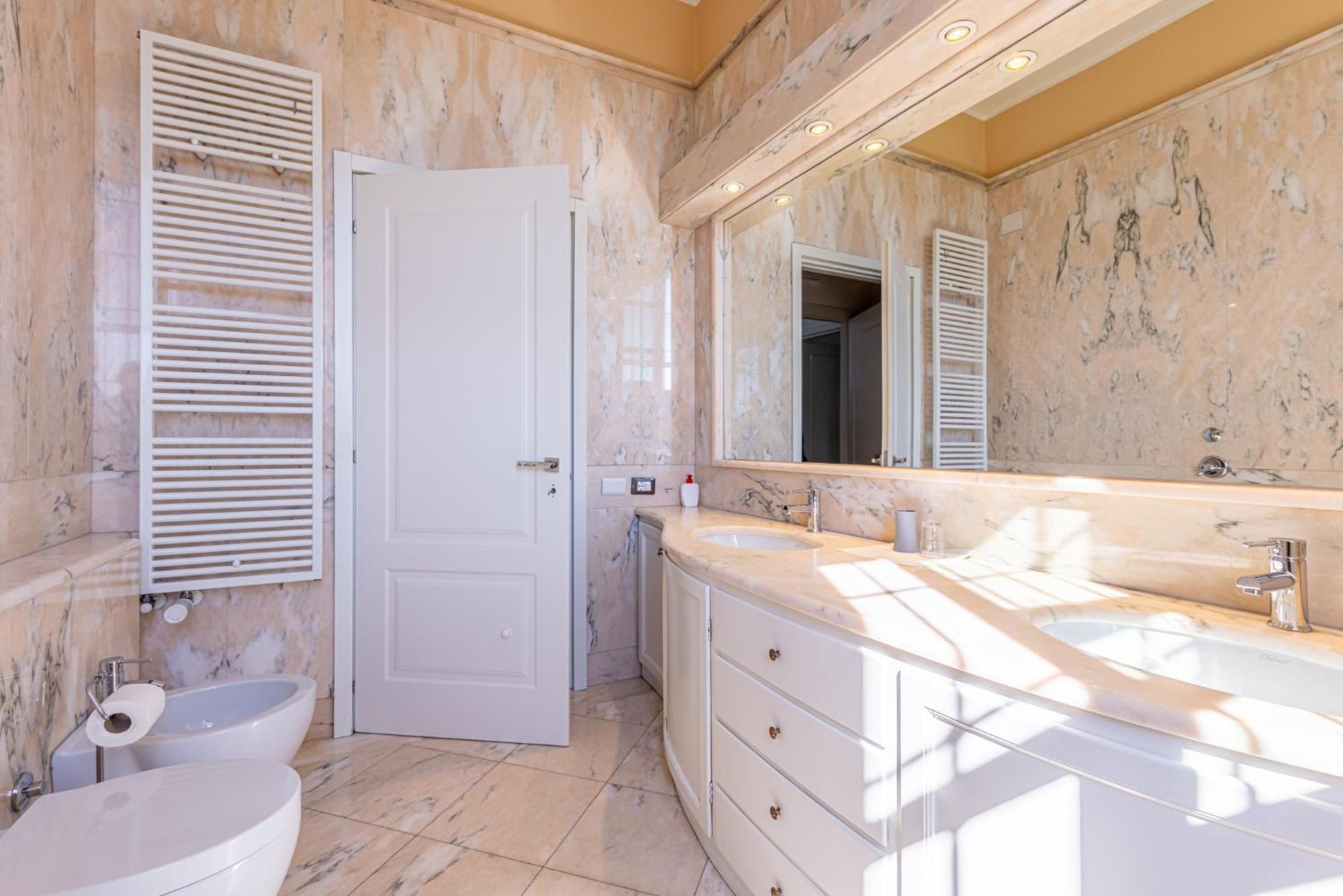 רוצאנו Suites Mansion מראה חיצוני תמונה